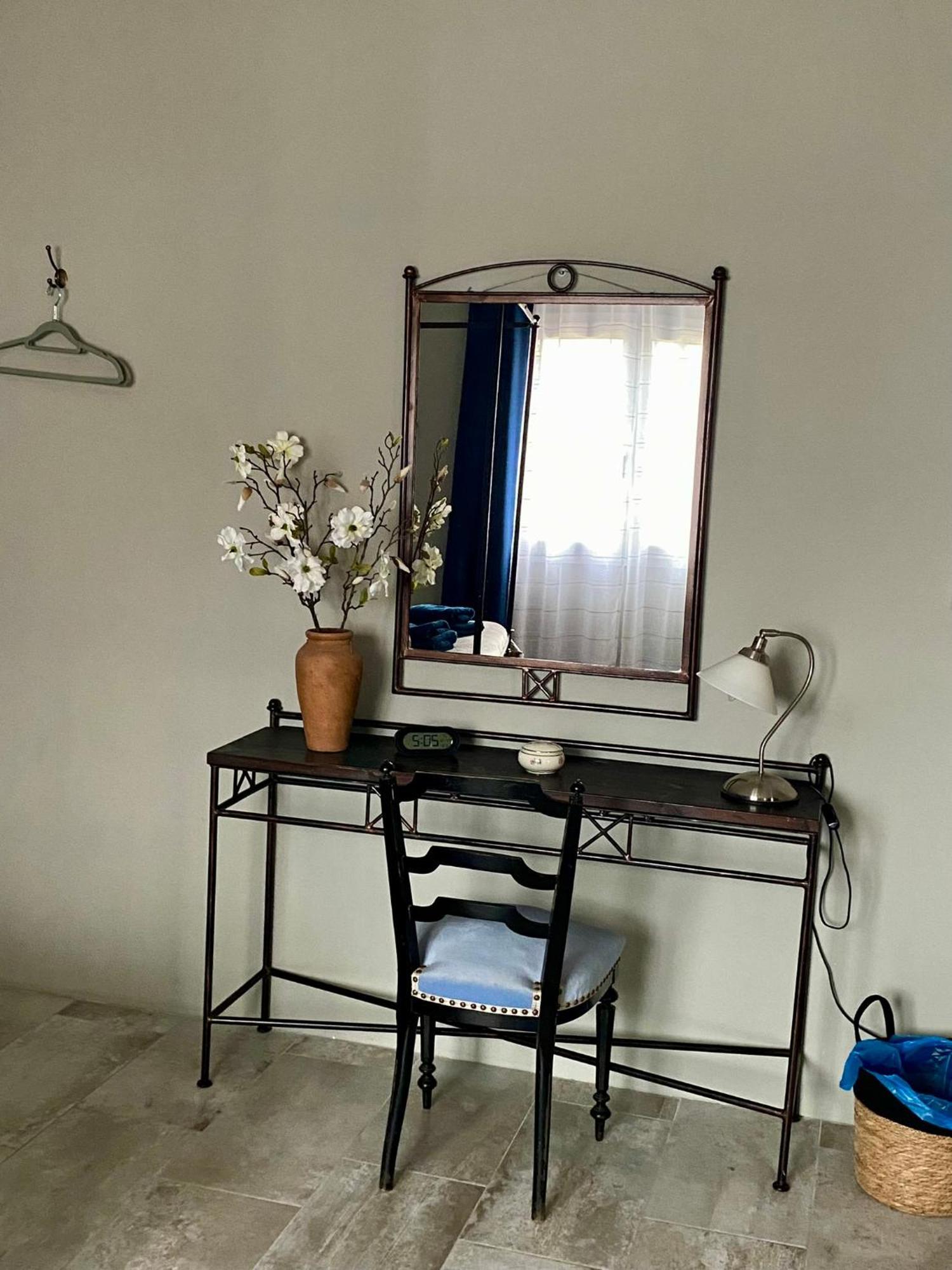 Maison Du Midi, 2 Gites De Charme Ginestas Exteriör bild